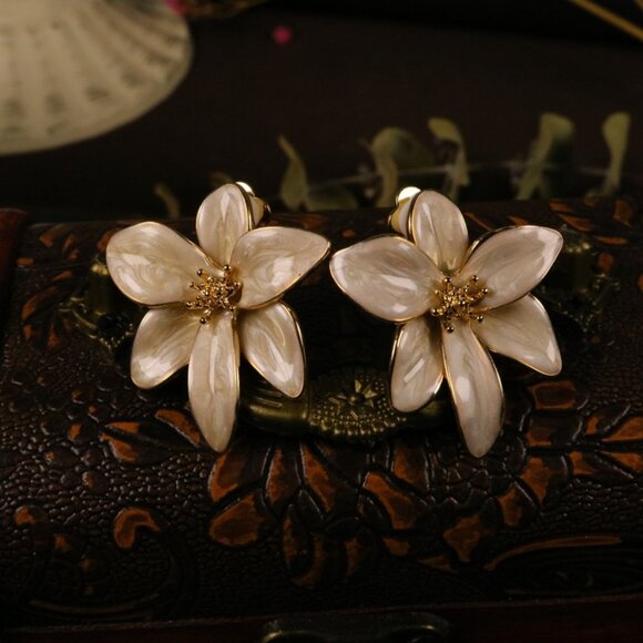 Jewelry - Vintage French Style Cream Enamel Flower Earrings